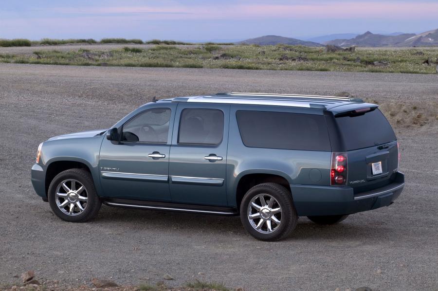  GMC Yukon XL Denali 2007 года  (фото 2 из 6)
